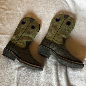 Men’s Ariat Heritage Roughstock cowboy boots